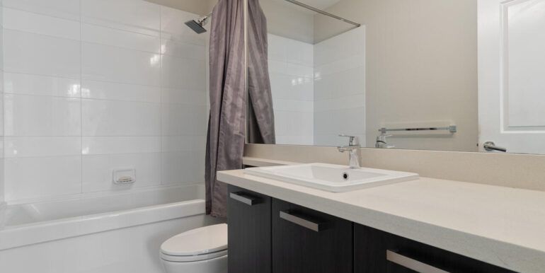 3113 East Kent Ave N Vancouver BC V5S Canada-014-003-Bathroom-MLS_Size